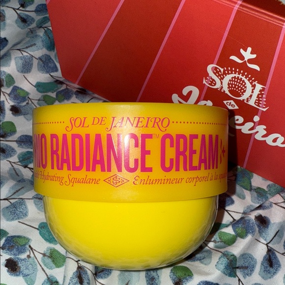 Sol de Janeiro Vibrant Yellow Radiance Cream